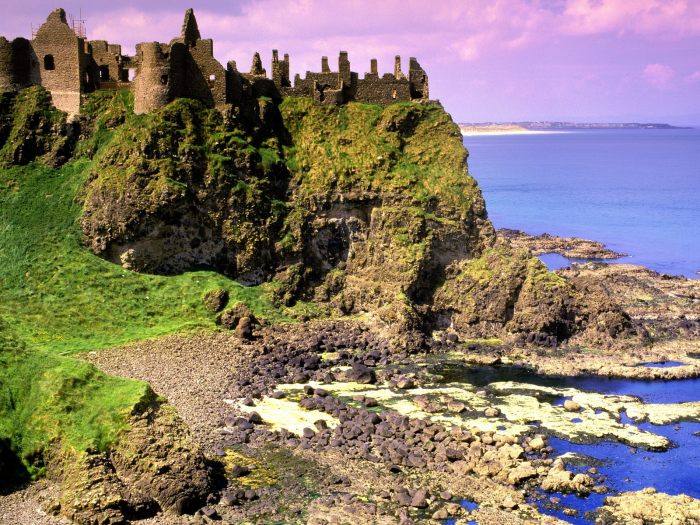 Ireland antrim county castle dunluce